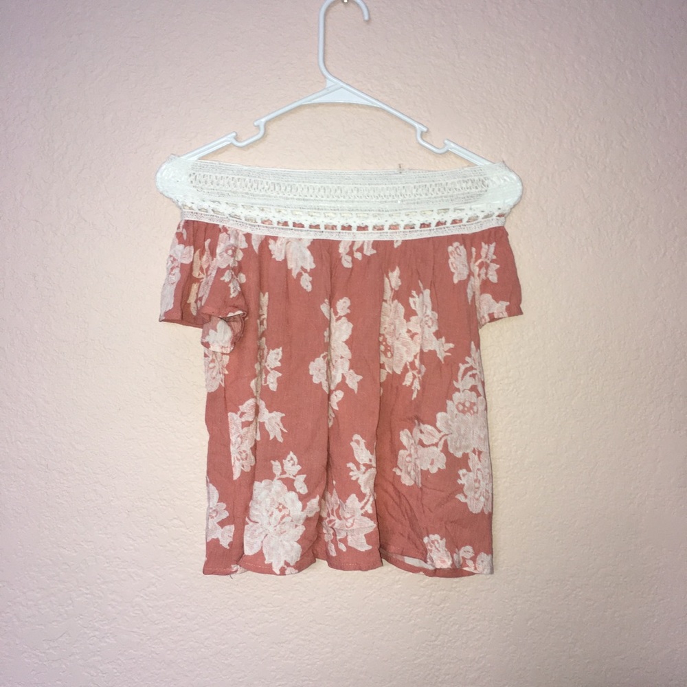 🌸 off the shoulder flower top  🌸